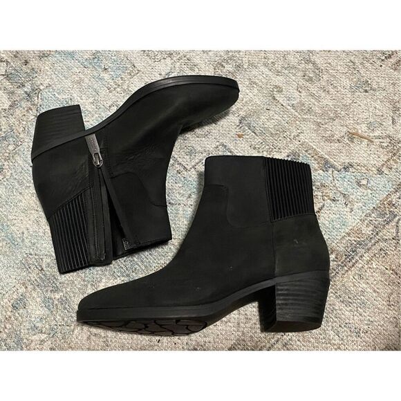 New Vionic Women's SHANTELLE Ankle Black Nubuck Waterproof Bootie, Size 6 - Picture 1 of 5